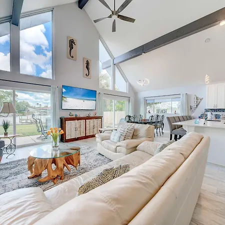 Dolphin Days Lagoon Retreat